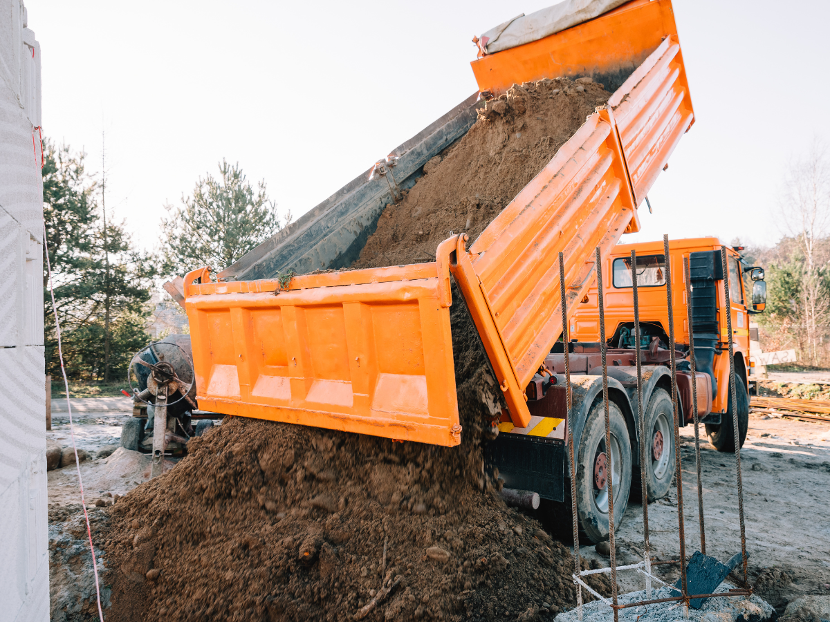 Erdarbeiten und Geländegestaltung in Strausberg